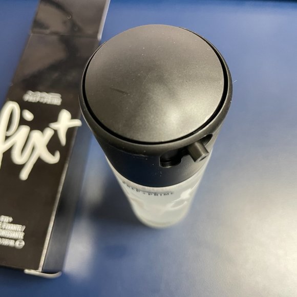 New in Box MAC Fix+ Prep and Prime - Picture 8 of 8